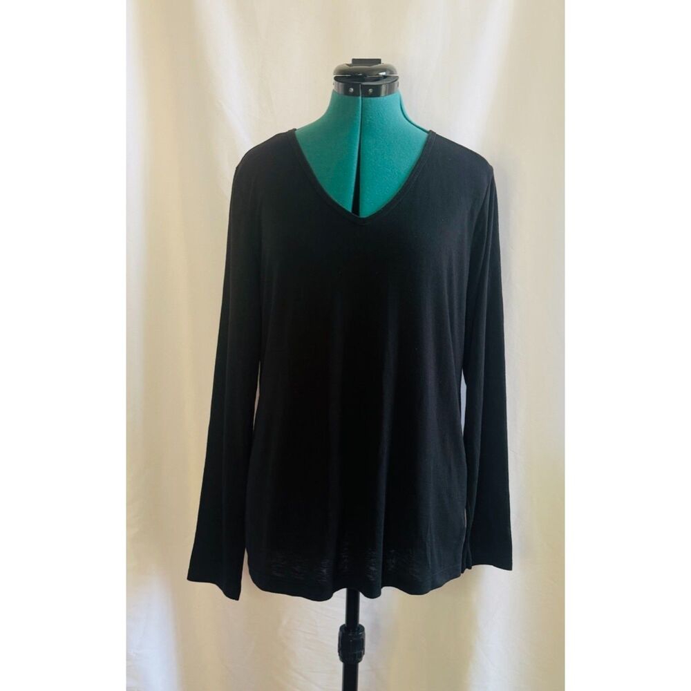 Faded Glory black long-sleeve V-neck top. Size large